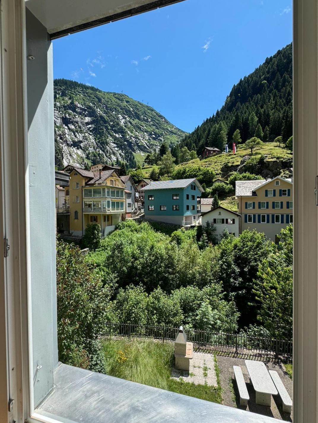 Апартаменты Alpine Haus Гёшенен Экстерьер фото